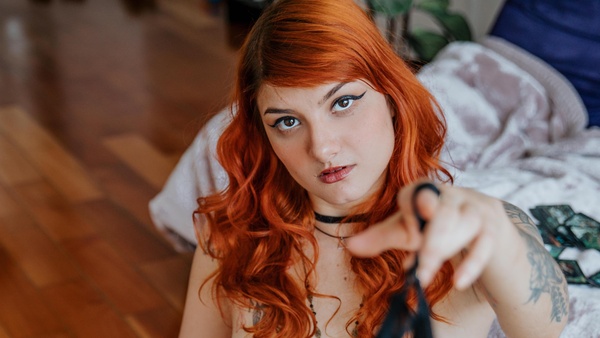 honeyhotfoxy - The Witch Next Door