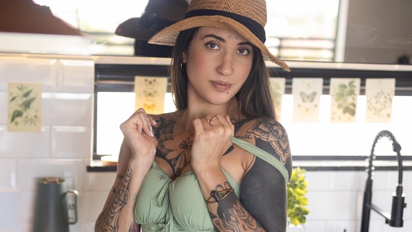 esmeraldah - APHRODISIAC