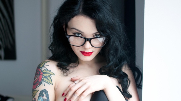 sinni - Bettie Page Daughter