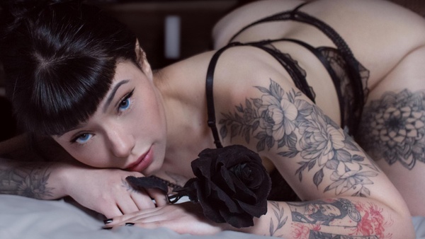 anybloom - Black Rose