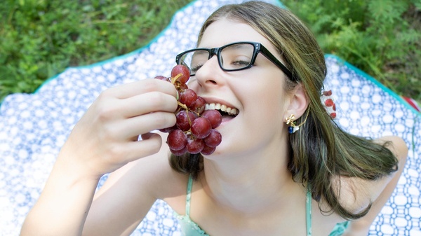 vixenryder - Berry Tempting