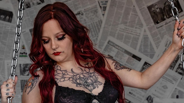 erissa - Love in Chains