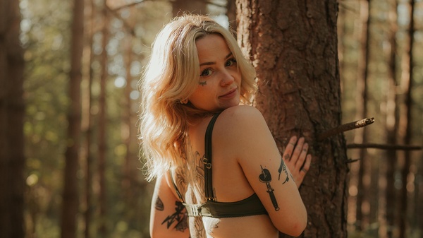 neaveway - Daydreaming in the pine