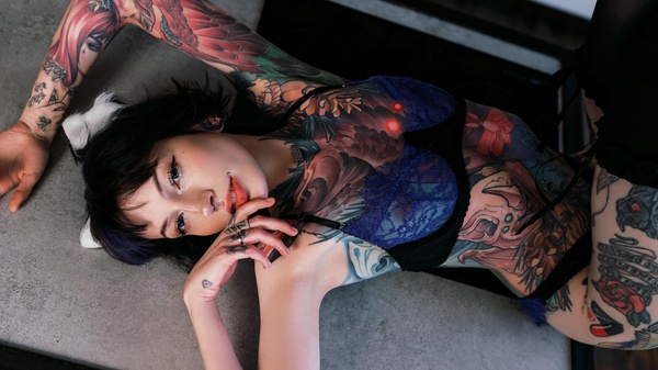 hellia - Playful kitty